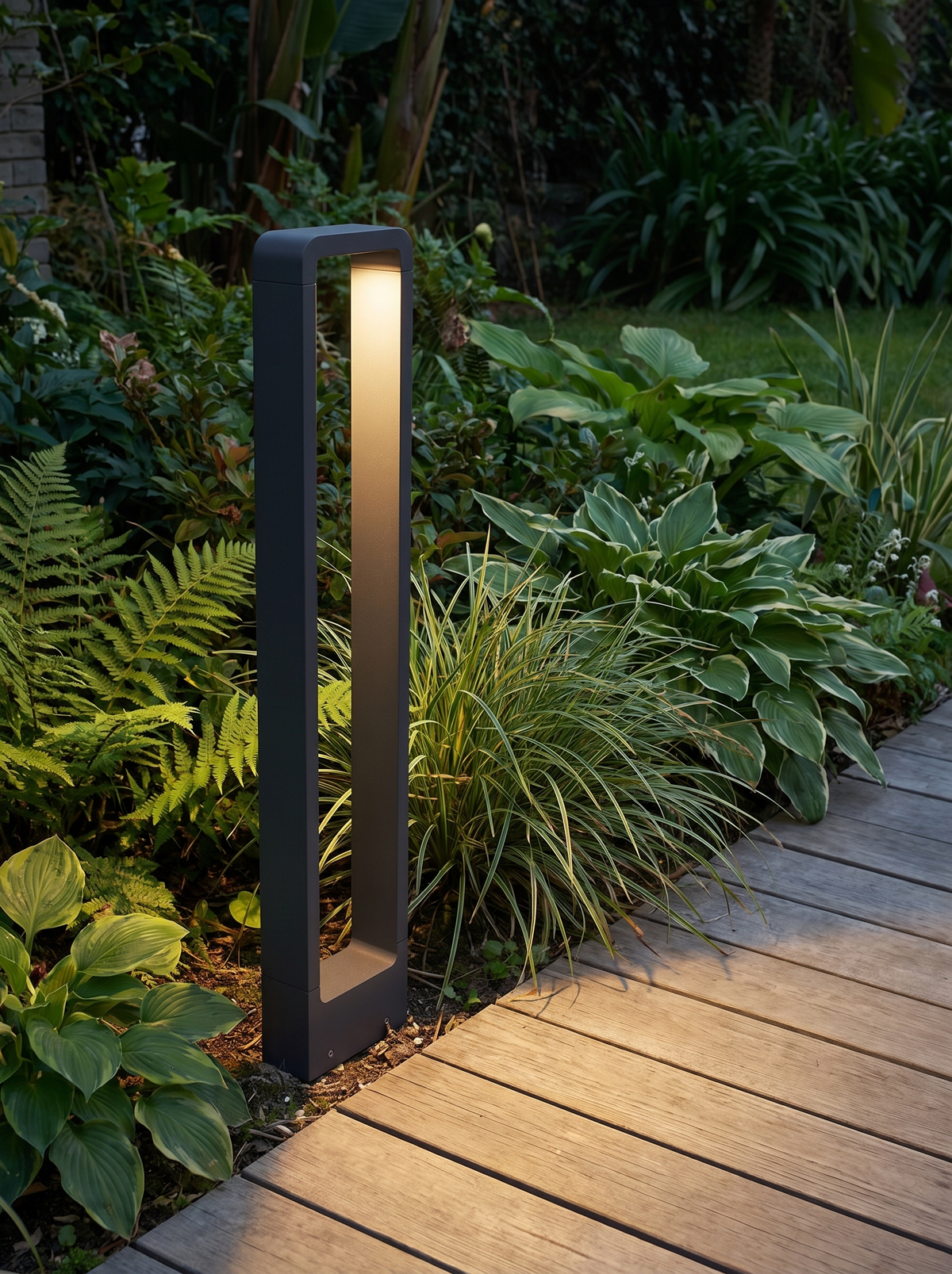 Aluminium Garden Bollard Light - in use